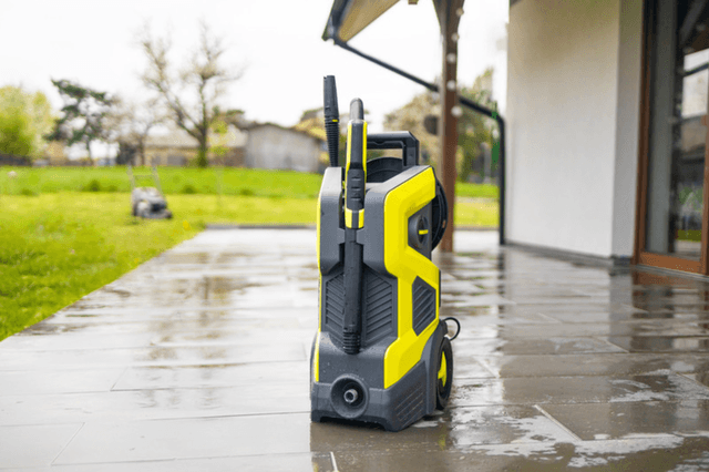 Rent a high-pressure cleaner